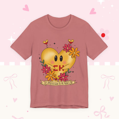 Heart Emoji Floral Tee — "Se Aprovechan de Mi Nobleza" Cute Spanish Pride T-Shirt
