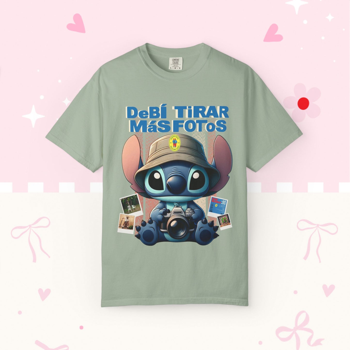 “Debí Tirar Más Fotos” Stitch Camera T-shirt | Cute Photo Theme Graphic Tee