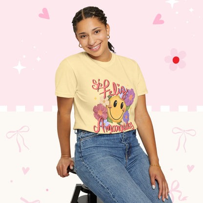 T-Shirt — "Si Felíz, Amargad@s Hay Muchos" Smiley Floral Graphic Tee
