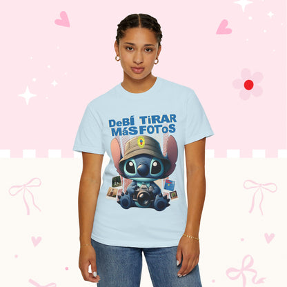 “Debí Tirar Más Fotos” Stitch Camera T-shirt | Cute Photo Theme Graphic Tee