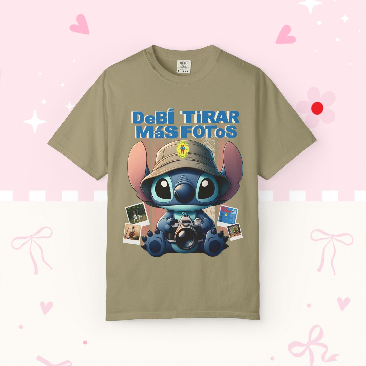 “Debí Tirar Más Fotos” Stitch Camera T-shirt | Cute Photo Theme Graphic Tee