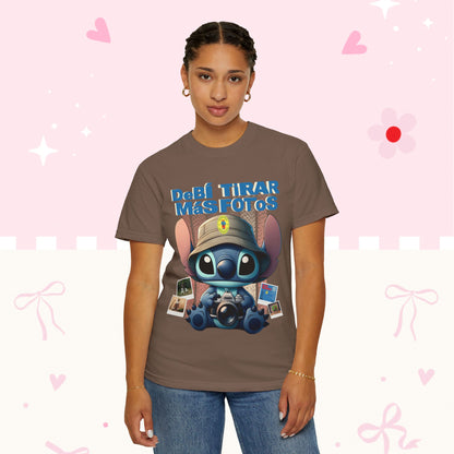 “Debí Tirar Más Fotos” Stitch Camera T-shirt | Cute Photo Theme Graphic Tee