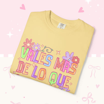 T‑Shirt — "Vales Más De Lo Que Piensas" Colorful Floral Inspirational Tee