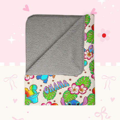 Cute Kawaii blue alien Pattern Sherpa Blanket — Fleece Throw