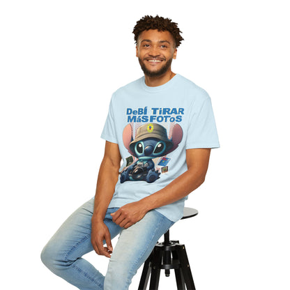 “Debí Tirar Más Fotos” Stitch Camera T-shirt | Cute Photo Theme Graphic Tee