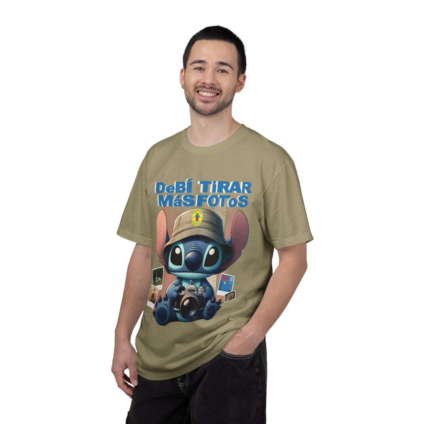 “Debí Tirar Más Fotos” Stitch Camera T-shirt | Cute Photo Theme Graphic Tee