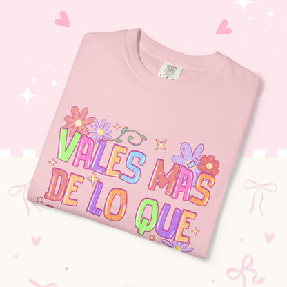 T‑Shirt — "Vales Más De Lo Que Piensas" Colorful Floral Inspirational Tee