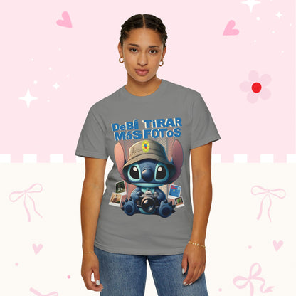 “Debí Tirar Más Fotos” Stitch Camera T-shirt | Cute Photo Theme Graphic Tee