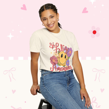 T-Shirt — "Si Felíz, Amargad@s Hay Muchos" Smiley Floral Graphic Tee