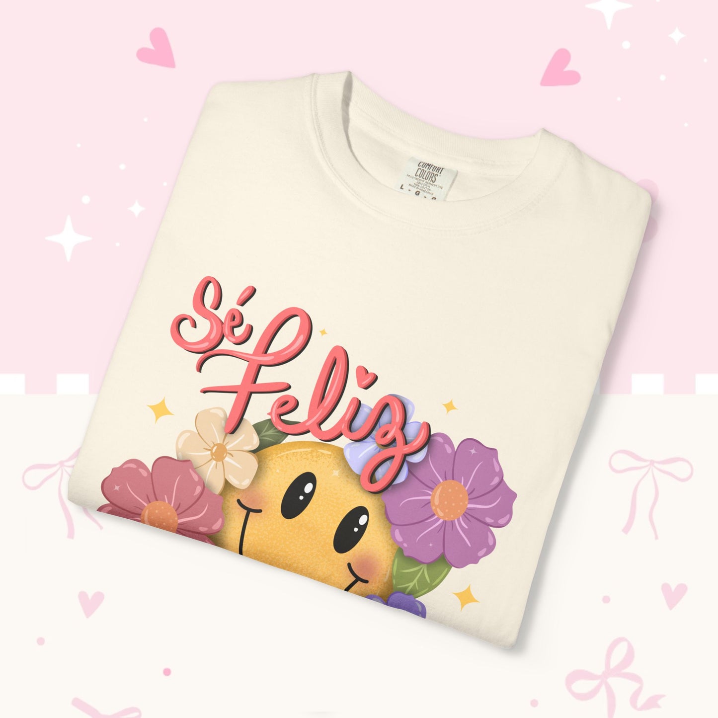 T-Shirt — "Si Felíz, Amargad@s Hay Muchos" Smiley Floral Graphic Tee