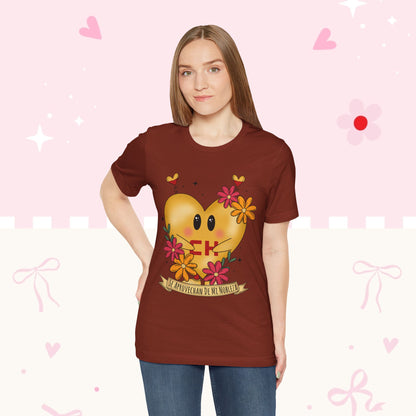 Heart Emoji Floral Tee — "Se Aprovechan de Mi Nobleza" Cute Spanish Pride T-Shirt